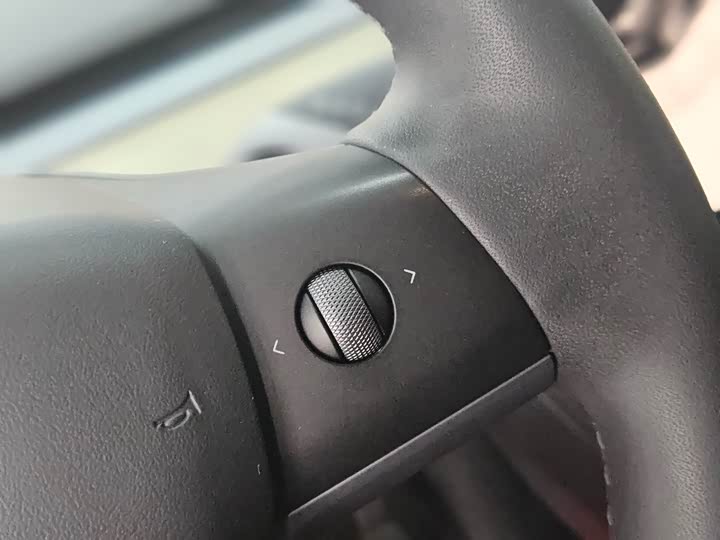 Фото 6 - Tesla Model Y