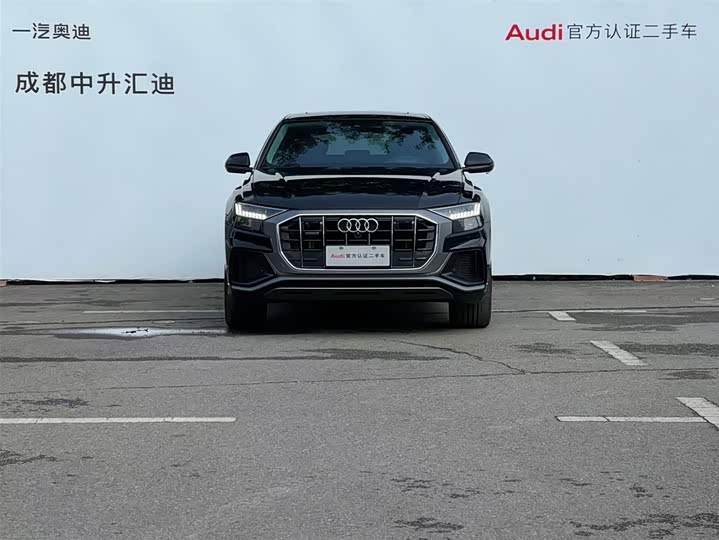 Фото 2 - Audi Q8