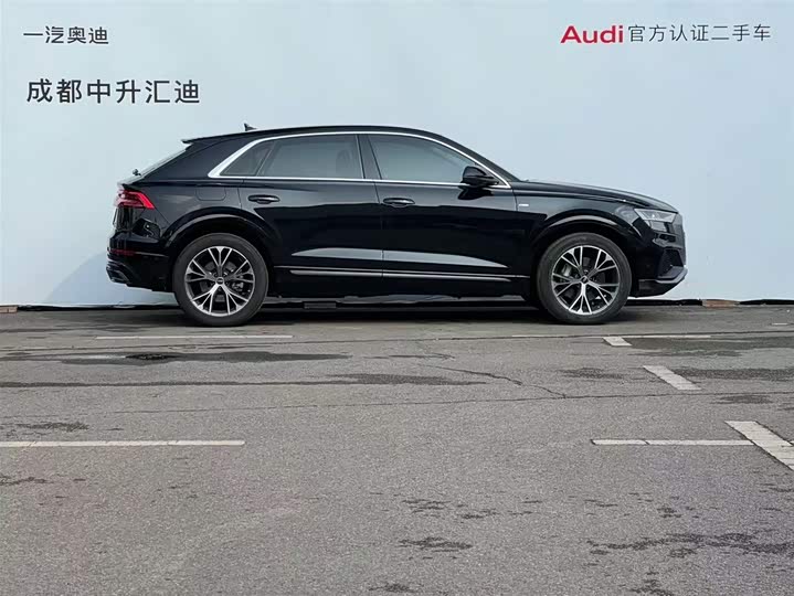 Фото 3 - Audi Q8