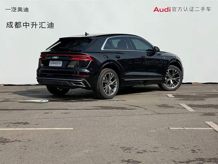 Фото 4 - Audi Q8