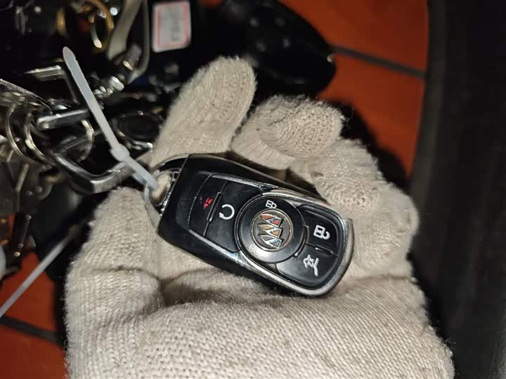 Фото 9 - Buick Enclave