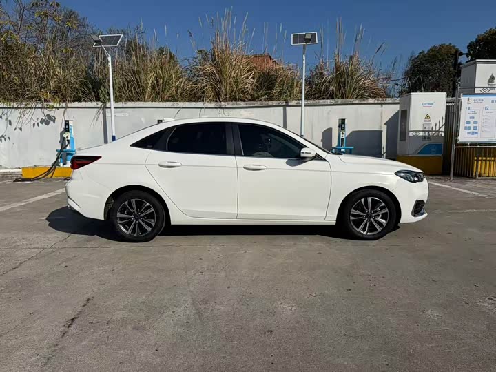 Фото 5 - Ford Escort