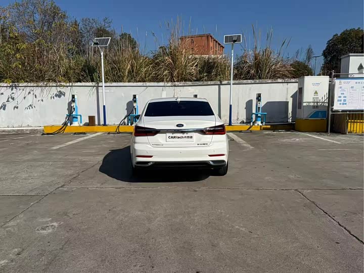 Фото 6 - Ford Escort