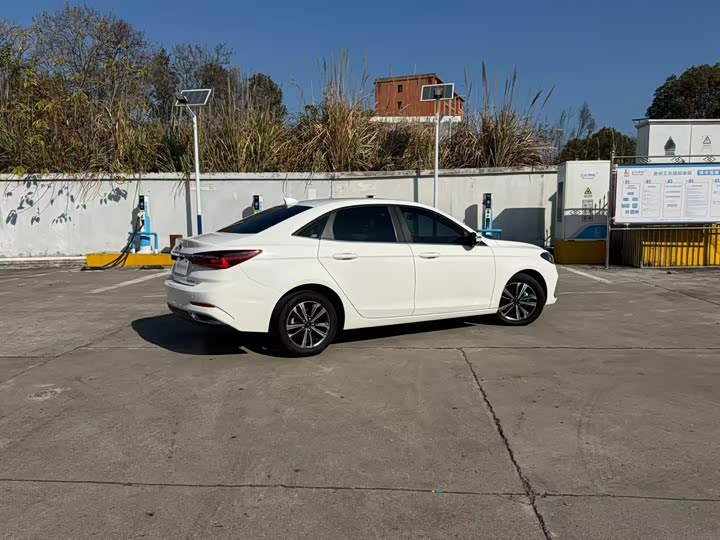 Фото 7 - Ford Escort