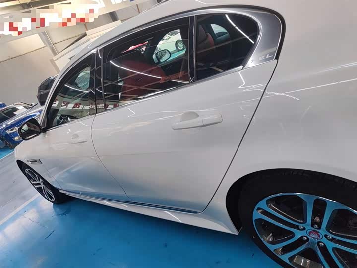 Фото 5 - Jaguar XE L