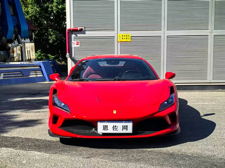Фото 2 - Ferrari F8
