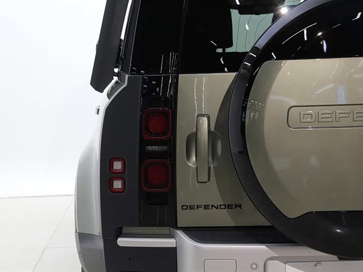 Фото 7 - Land Rover Defender