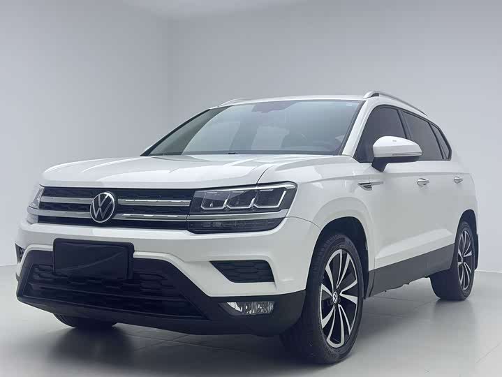 Фото 1 - Volkswagen Tharu