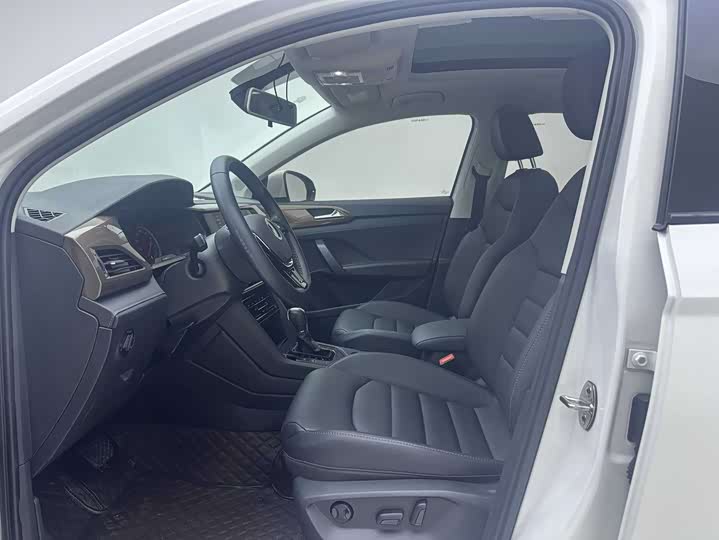 Фото 7 - Volkswagen Tharu