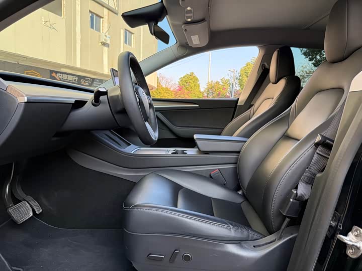 Фото 9 - Tesla Model Y