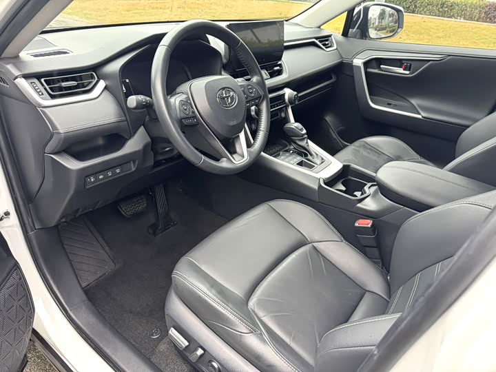 Фото 6 - Toyota Wildlander