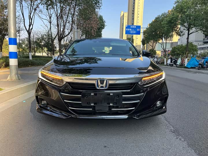 Фото 2 - Honda Accord