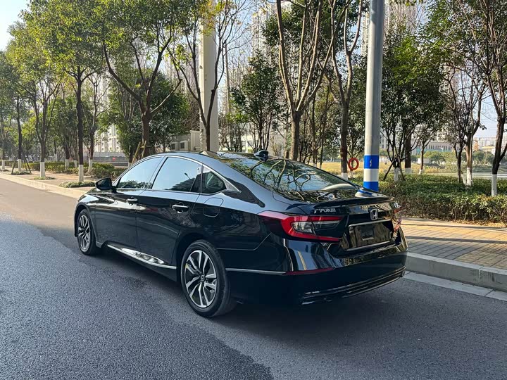 Фото 5 - Honda Accord