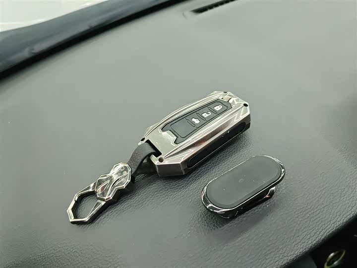 Фото 9 - Toyota Wildlander