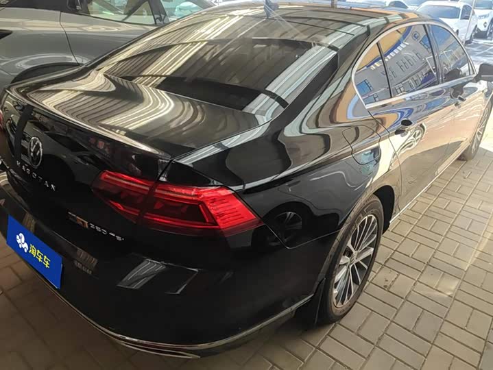 Фото 3 - Volkswagen Magotan