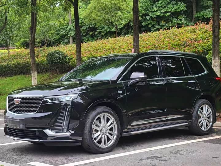 Фото 1 - Cadillac XT6