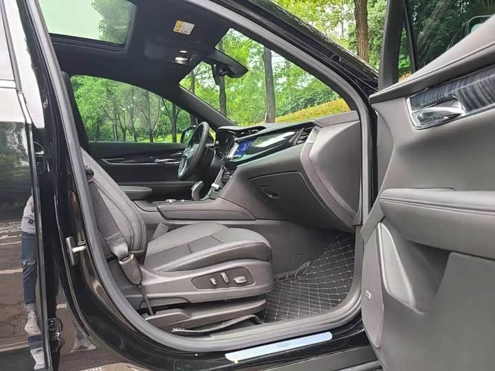 Фото 5 - Cadillac XT6