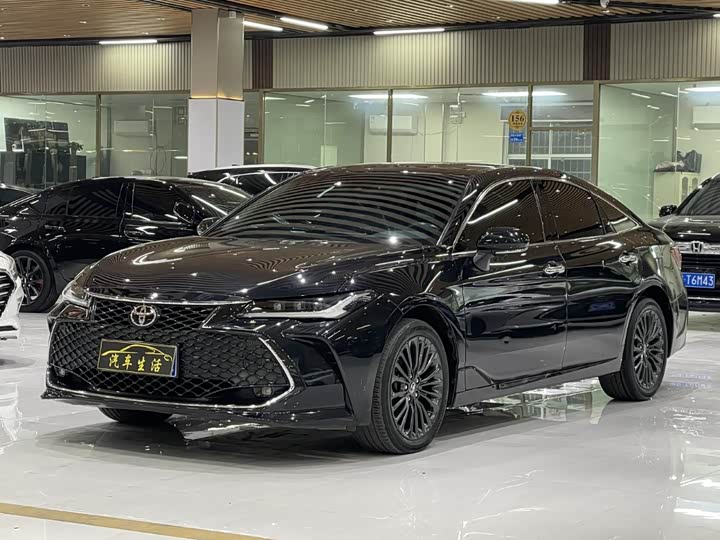 Фото 4 - Toyota Avalon