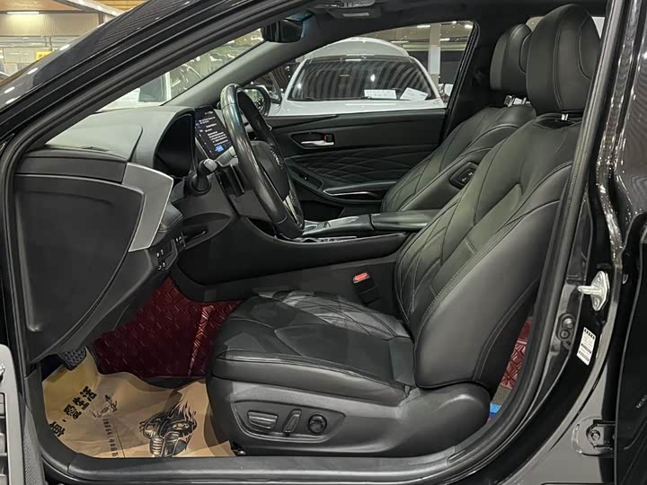 Фото 5 - Toyota Avalon