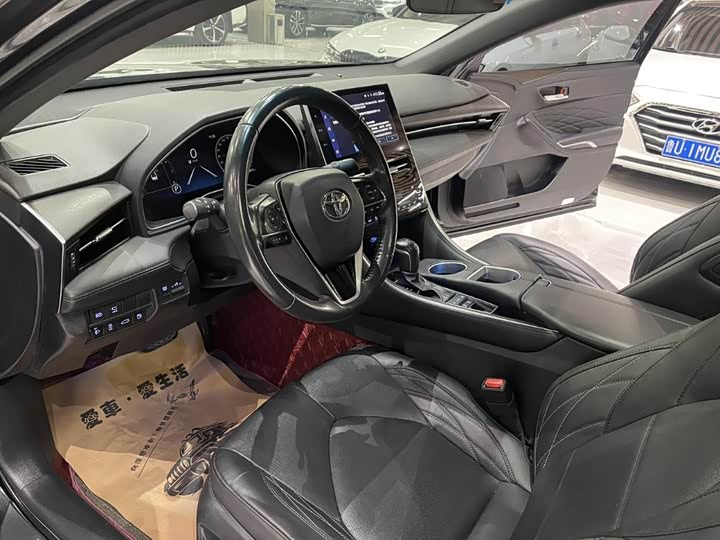 Фото 6 - Toyota Avalon