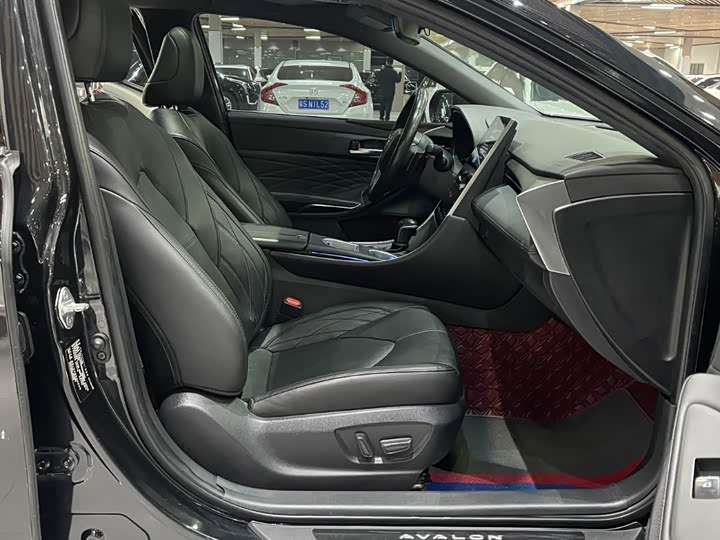 Фото 7 - Toyota Avalon