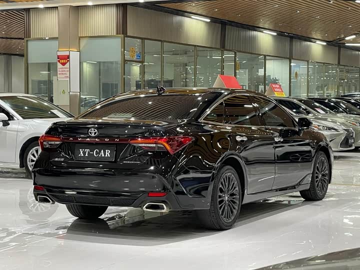 Фото 8 - Toyota Avalon