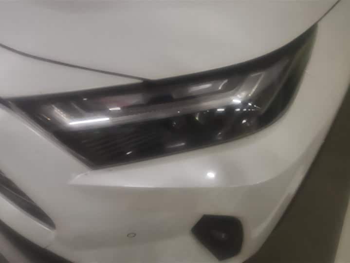 Фото 5 - Toyota RAV4