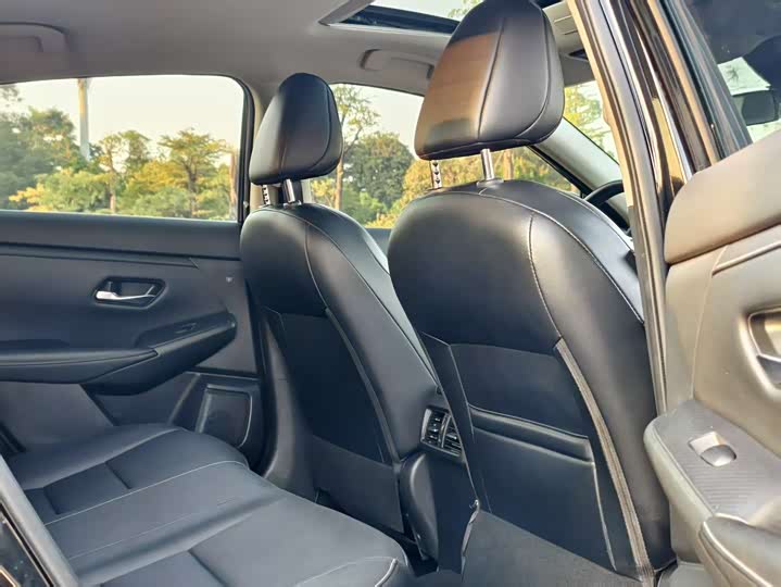 Фото 9 - Nissan Sylphy