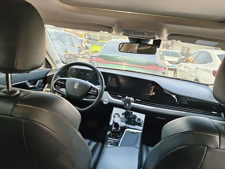 Фото 8 - Bestune B70