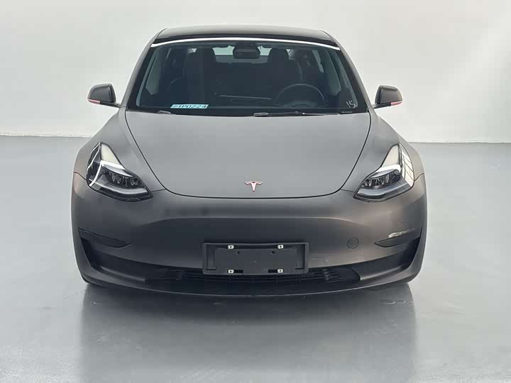Фото 2 - Tesla Model 3