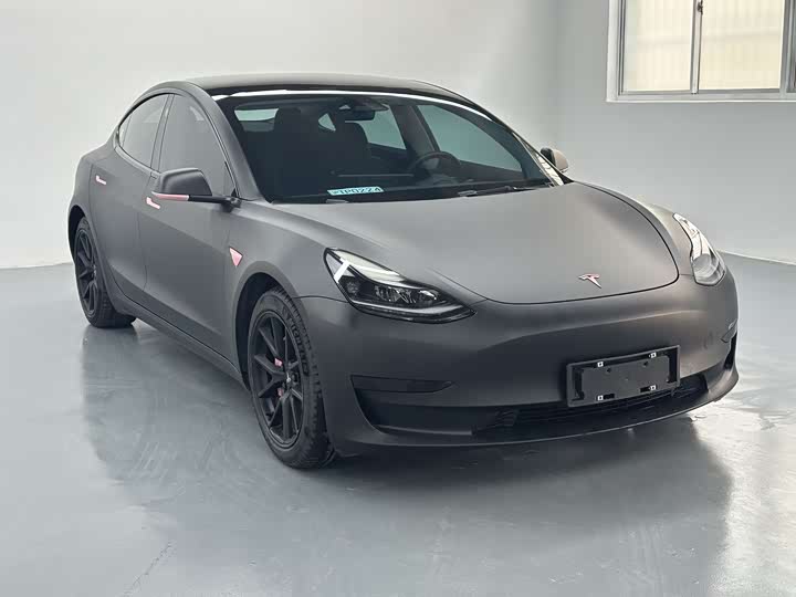Фото 3 - Tesla Model 3