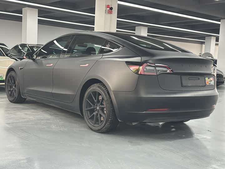 Фото 8 - Tesla Model 3