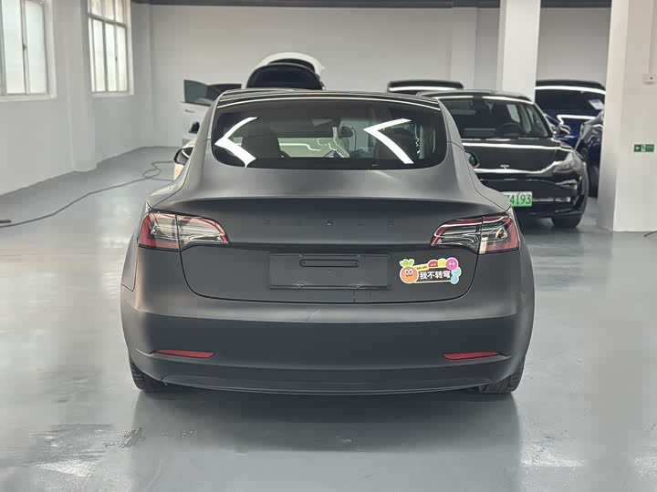 Фото 9 - Tesla Model 3