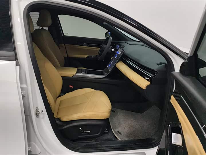 Фото 8 - Geely Galaxy L6