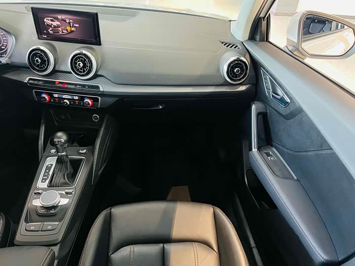 Фото 7 - Audi Q2L