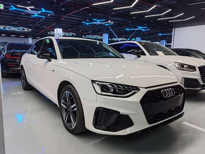 Фото 3 - Audi A4L