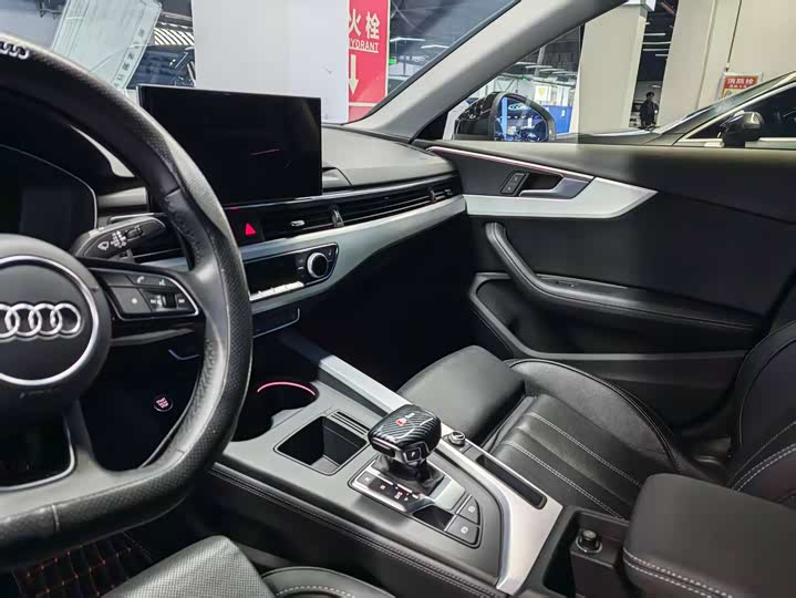 Фото 8 - Audi A4L