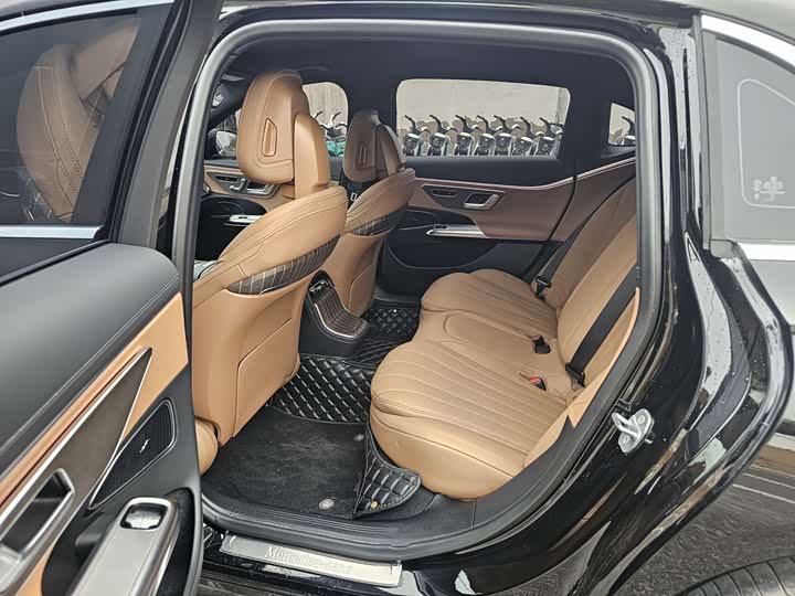 Фото 6 - Mercedes-Benz E-Class