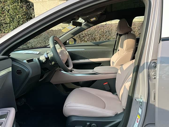 Фото 7 - XPeng Mona M03