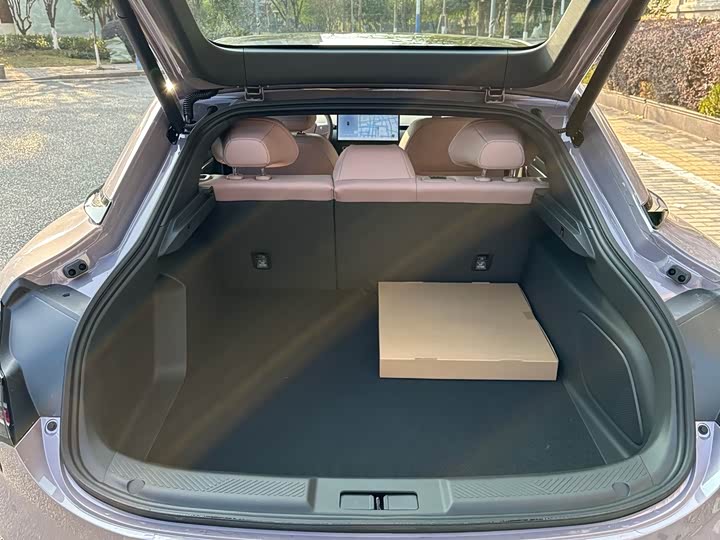 Фото 9 - XPeng Mona M03