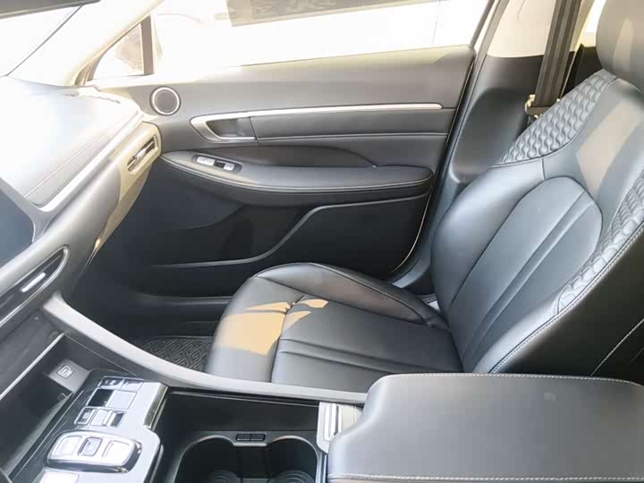 Фото 4 - Hyundai Sonata N Line