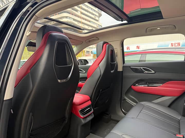 Фото 5 - Hongqi HS3