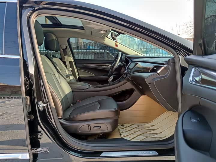 Фото 8 - Buick LaCrosse