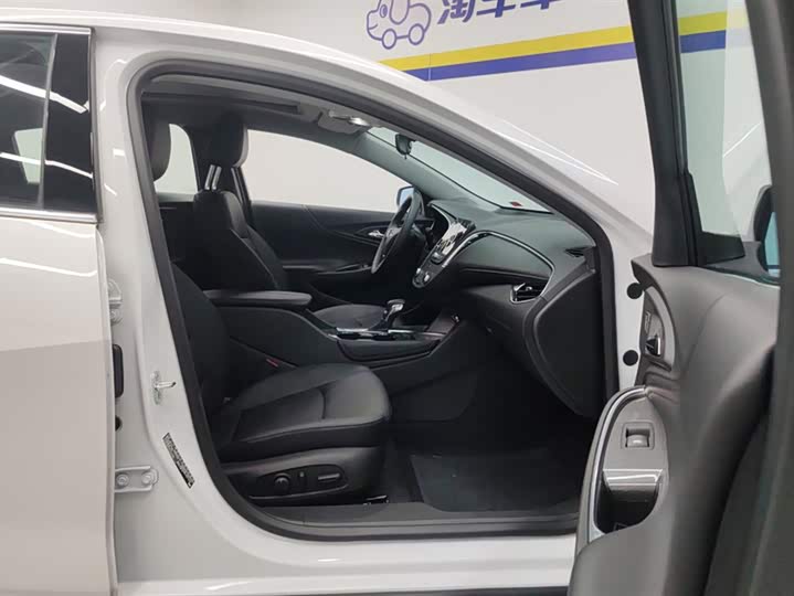 Фото 8 - Chevrolet Malibu XL