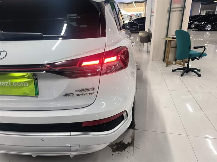 Фото 8 - Audi Q4 e-tron