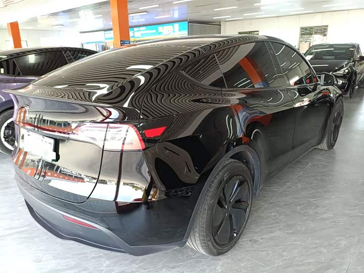 Фото 7 - Tesla Model Y