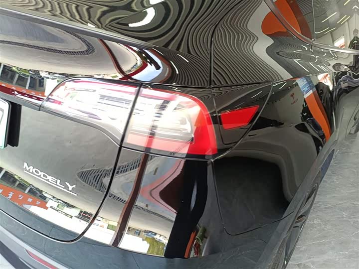 Фото 8 - Tesla Model Y