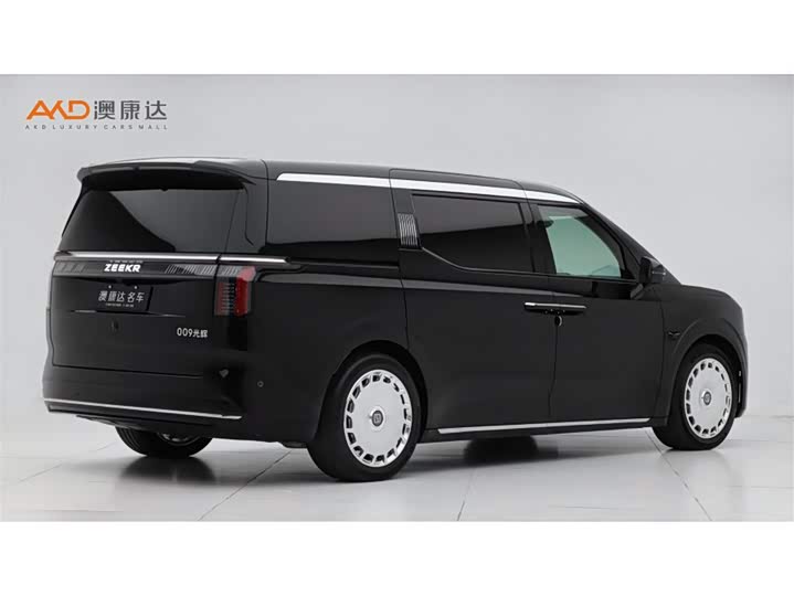 Фото 3 - Zeekr 009