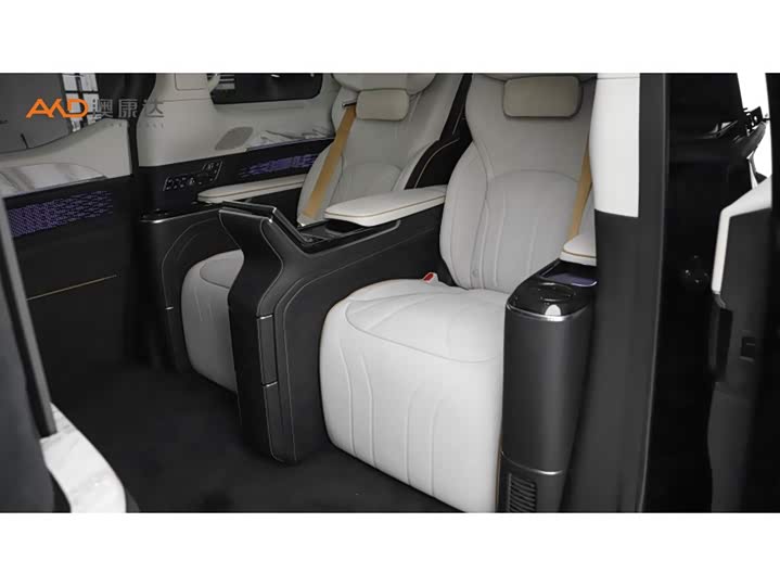 Фото 7 - Zeekr 009