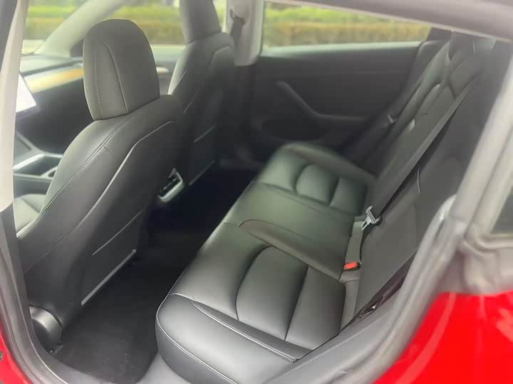 Фото 7 - Tesla Model 3